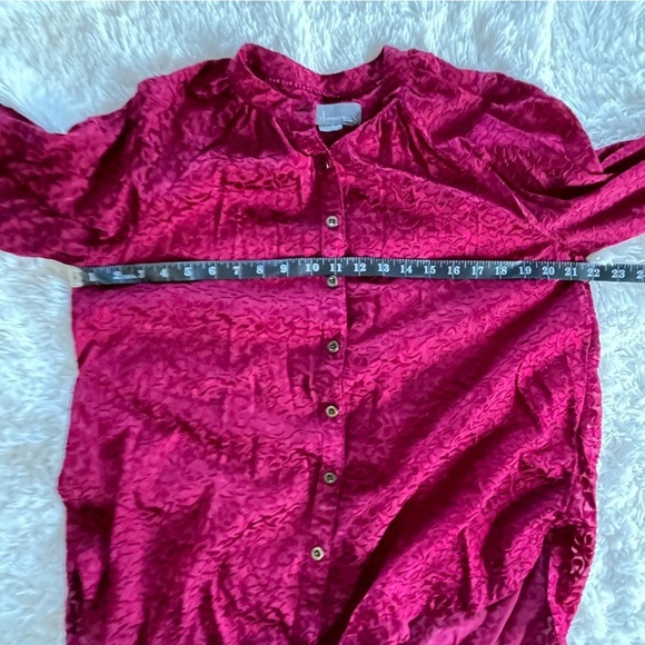 Anthropologie | Susanna Velvet Burnout Magenta Button Down Top, L - Picture 13 of 14
